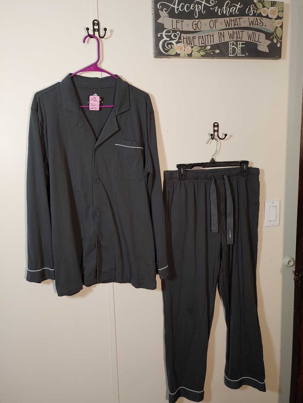Like New Men's David Archy Grey Super Soft Long Sleeve Pajama Set